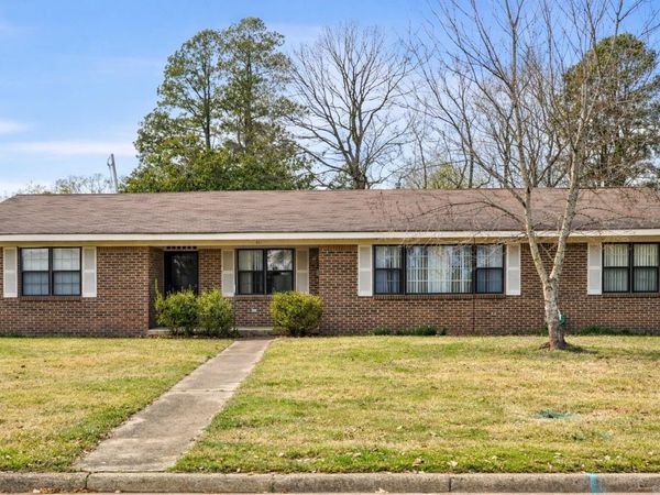 111 LEEWOOD Drive, Arkadelphia, AR 71923