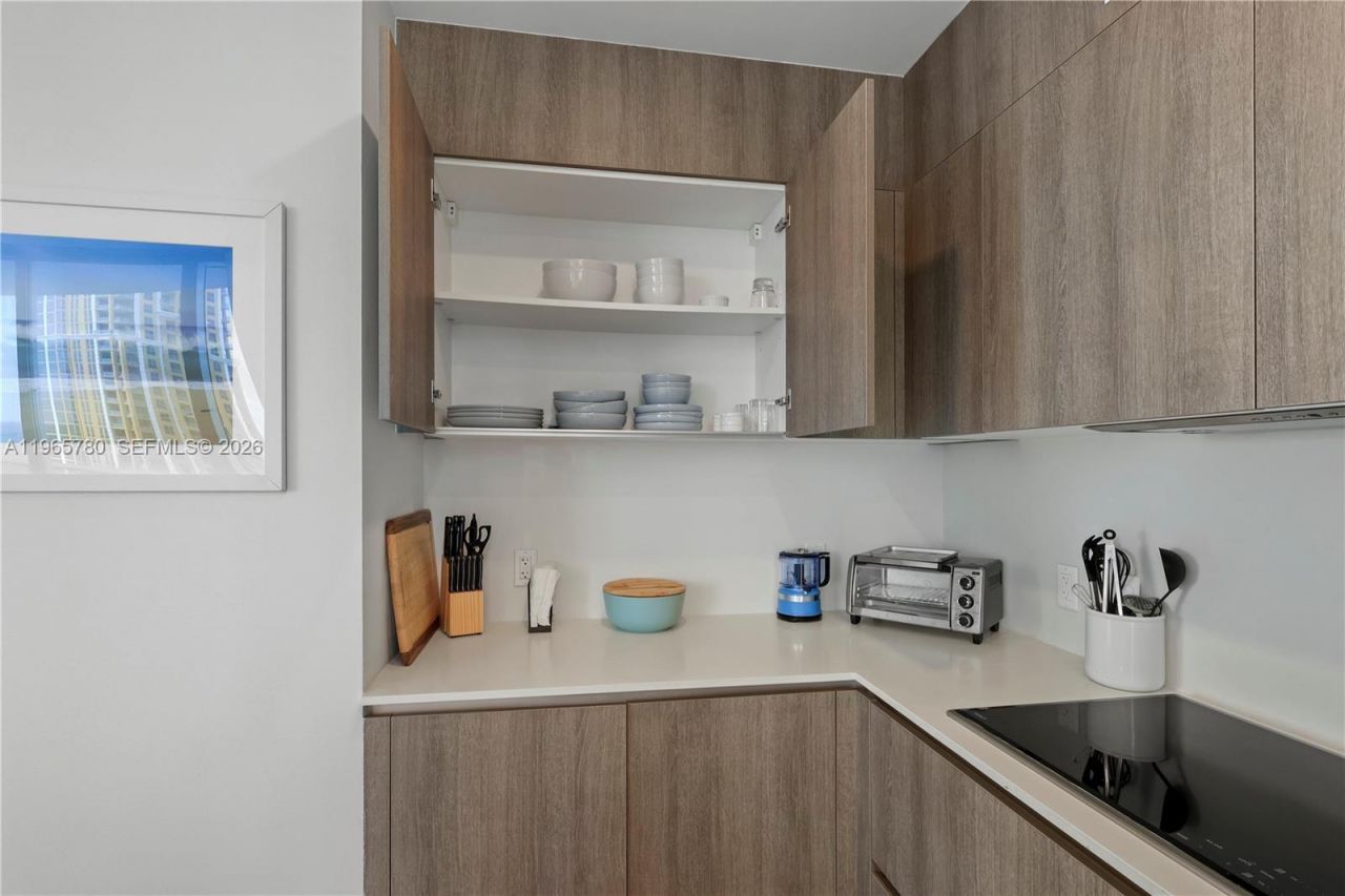 17550 Collins Ave, Unit 1205, Sunny Isles Beach, FL 33160 Photo