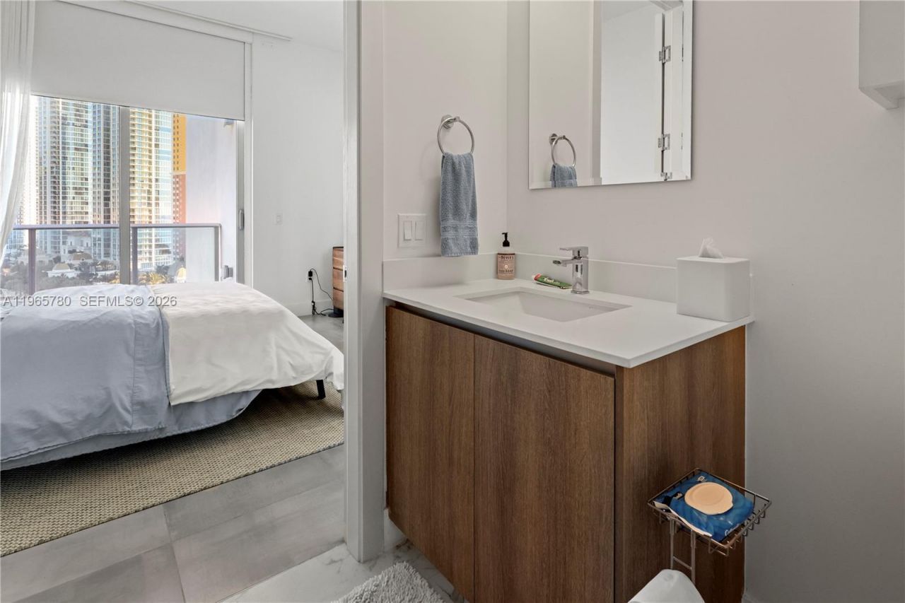 17550 Collins Ave, Unit 1205, Sunny Isles Beach, FL 33160 Photo