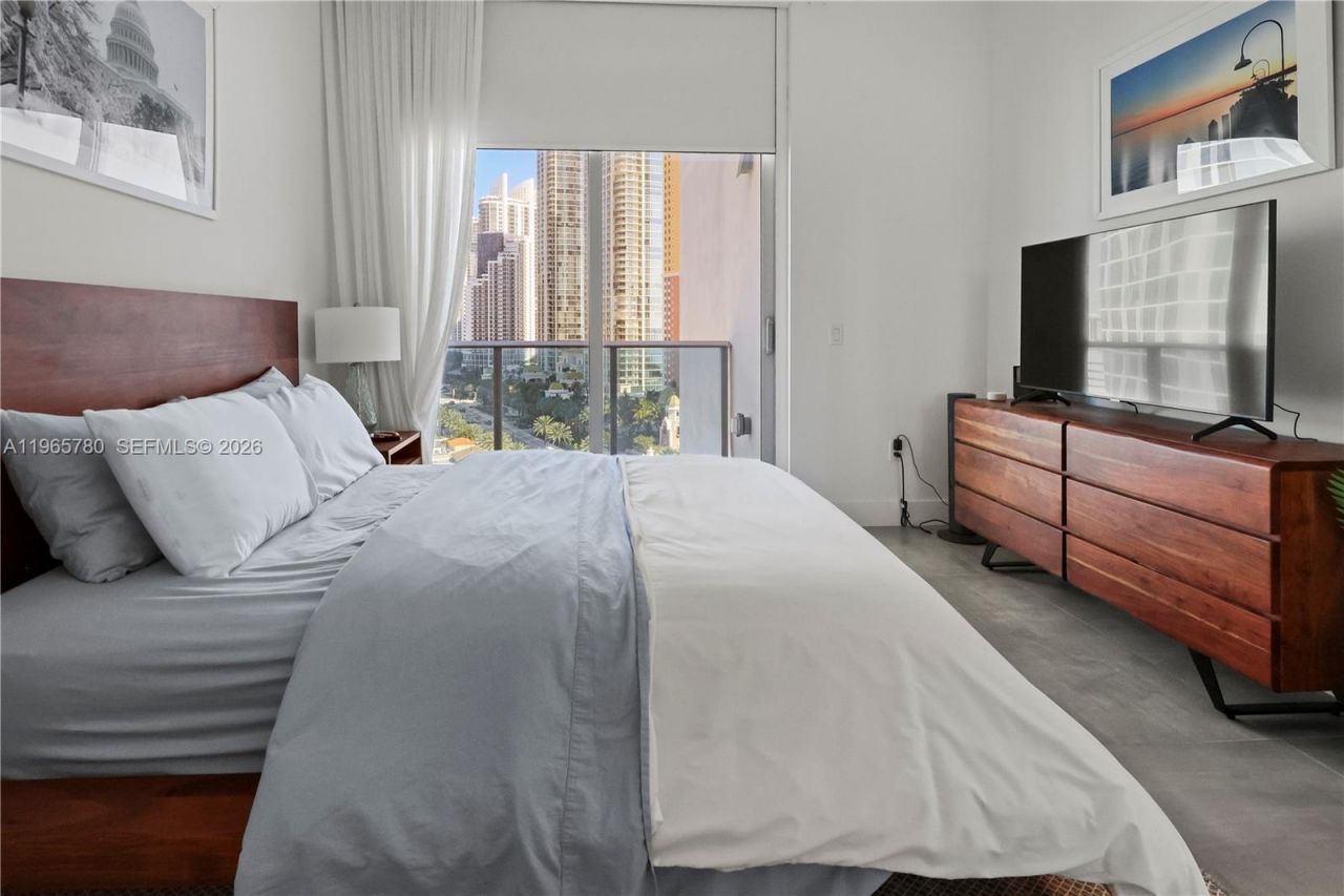 17550 Collins Ave, Unit 1205, Sunny Isles Beach, FL 33160 Photo