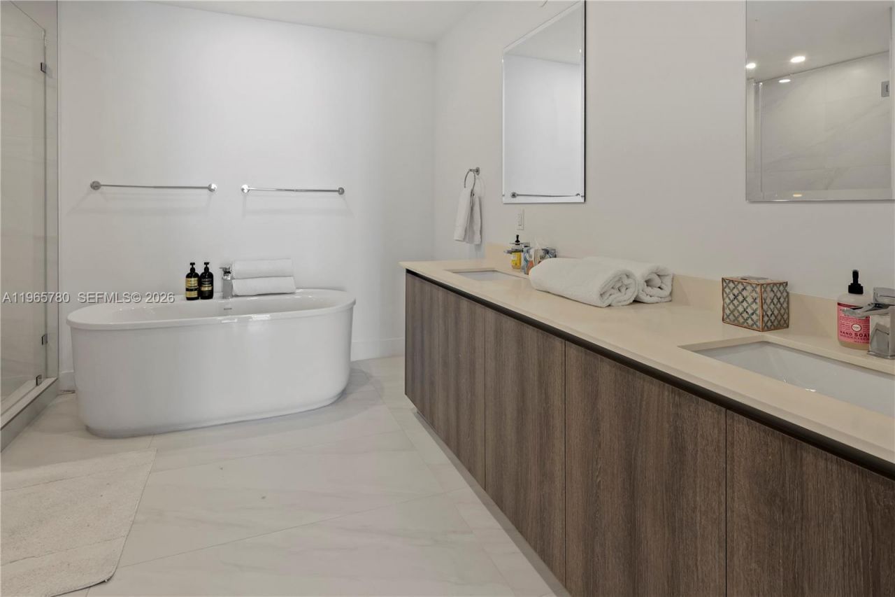 17550 Collins Ave, Unit 1205, Sunny Isles Beach, FL 33160 Photo