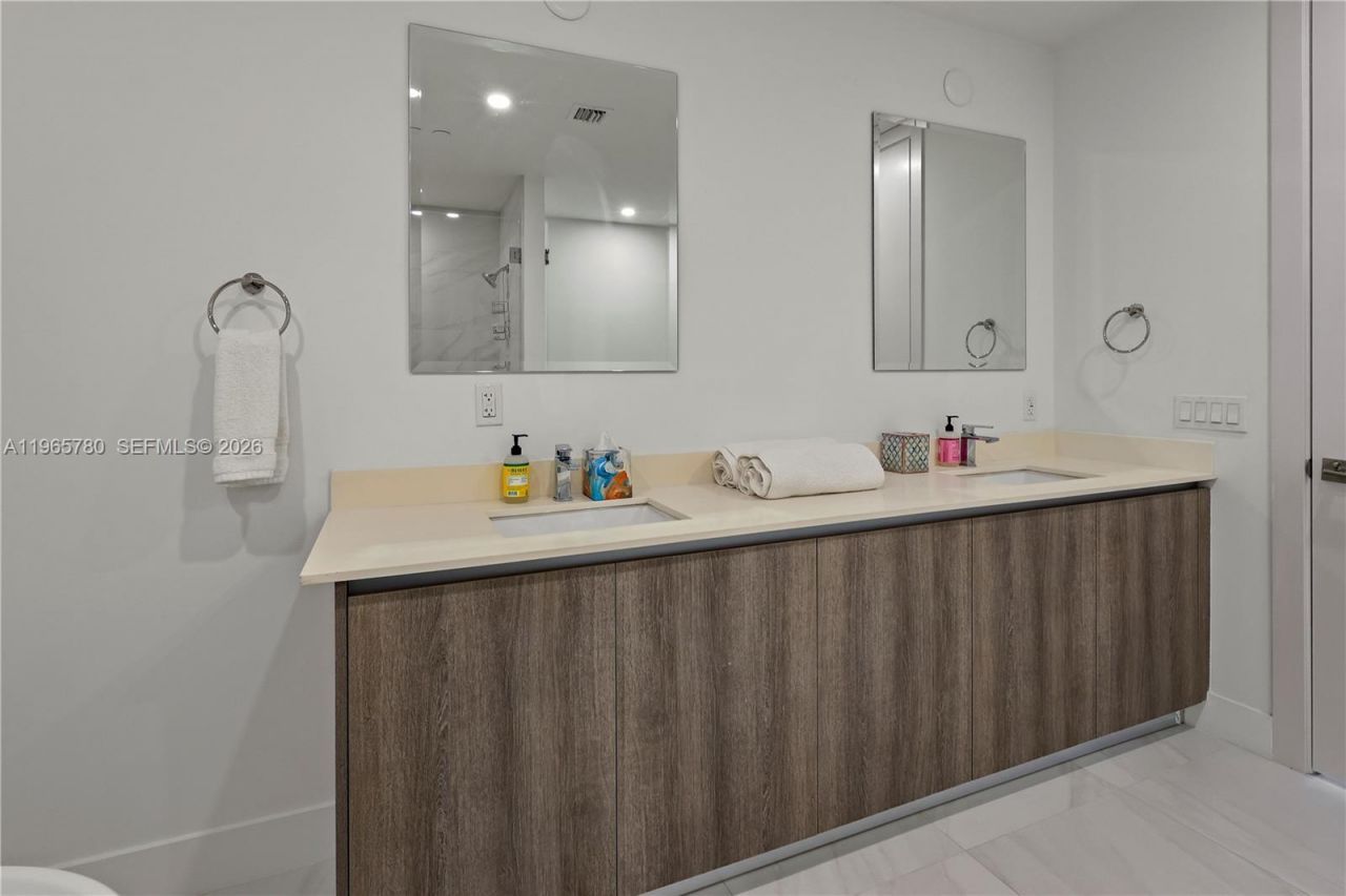 17550 Collins Ave, Unit 1205, Sunny Isles Beach, FL 33160 Photo