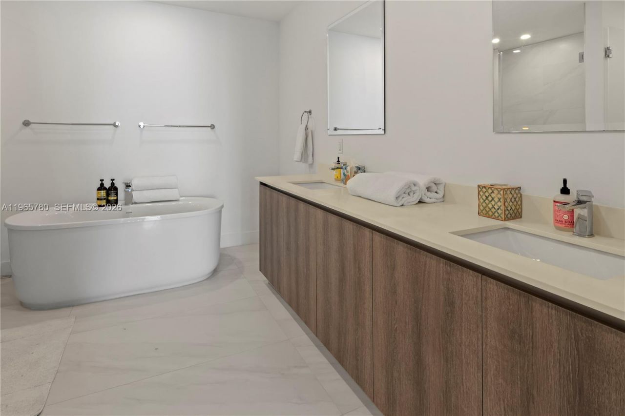 17550 Collins Ave, Unit 1205, Sunny Isles Beach, FL 33160 Photo