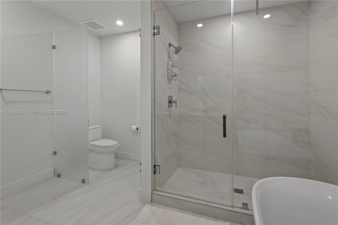 17550 Collins Ave, Unit 1205, Sunny Isles Beach, FL 33160 Photo