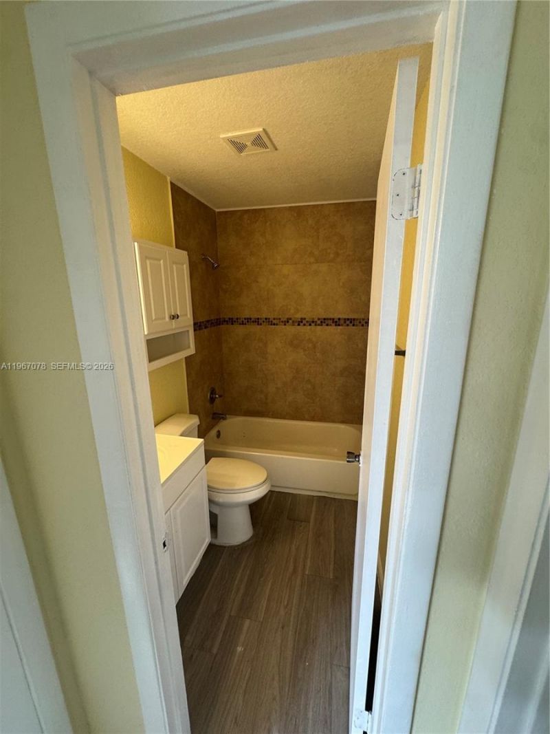 1101 W Prospect Rd, Unit 6, Fort Lauderdale, FL 33309 Photo