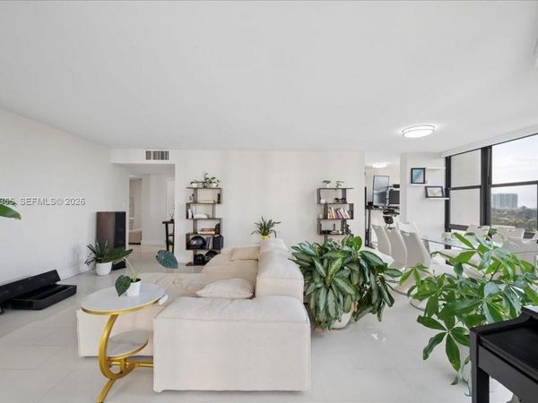 1915 Brickell Ave, Unit 801, Miami, FL 33129