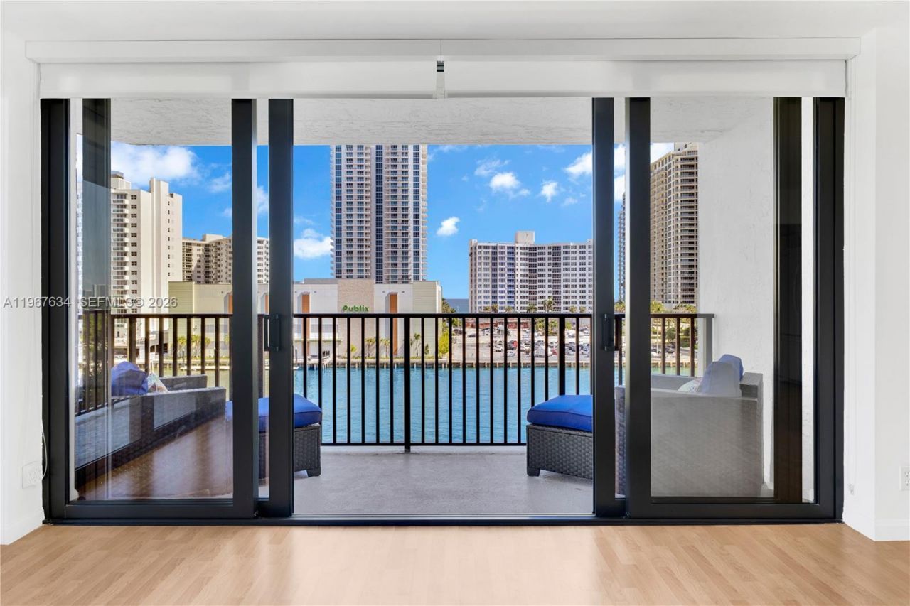 600 Parkview Dr, Unit 621, Hallandale Beach, FL 33009 Photo