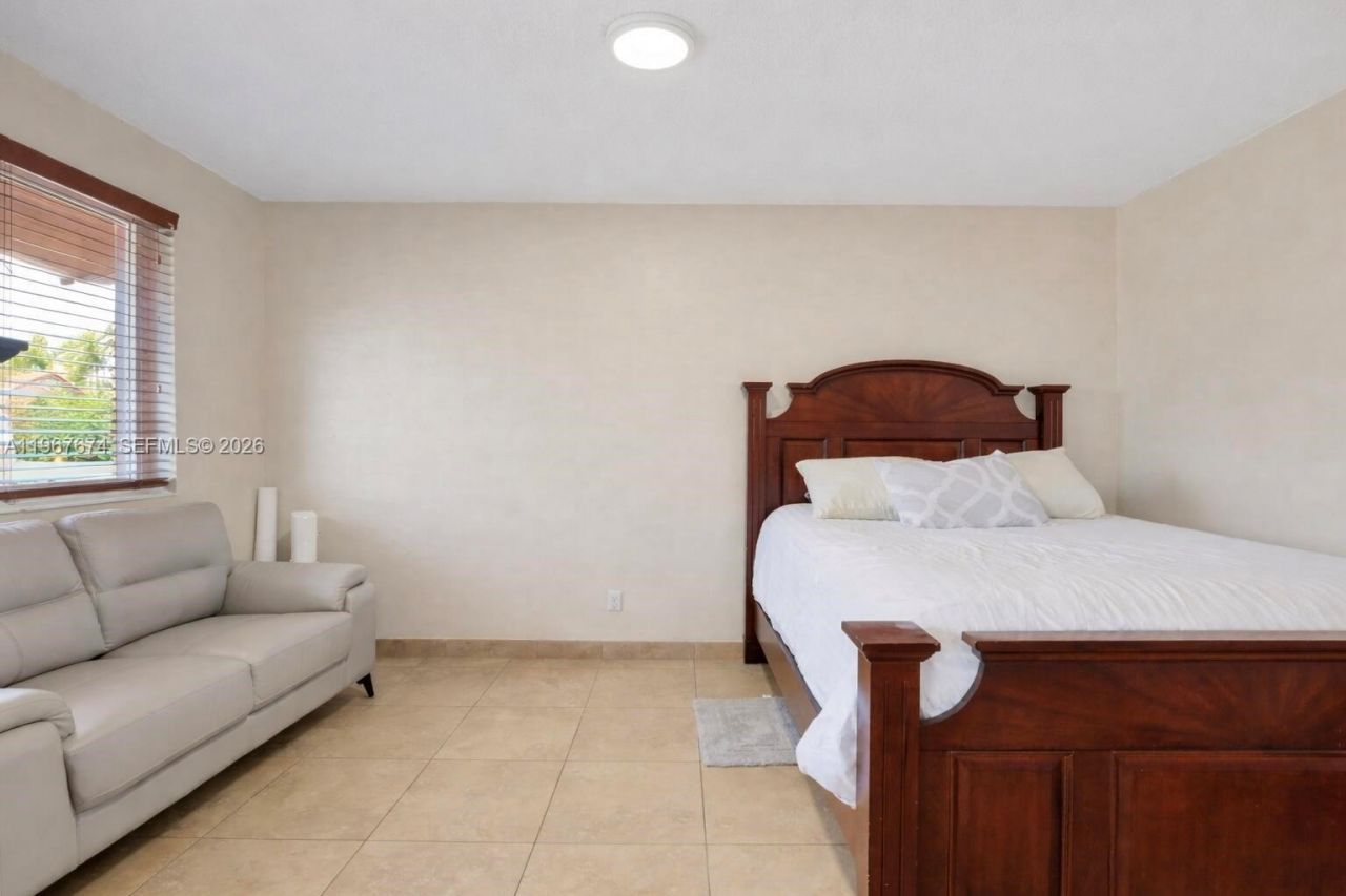 1901 SW 90th Ave, Miami, FL 33165 Photo