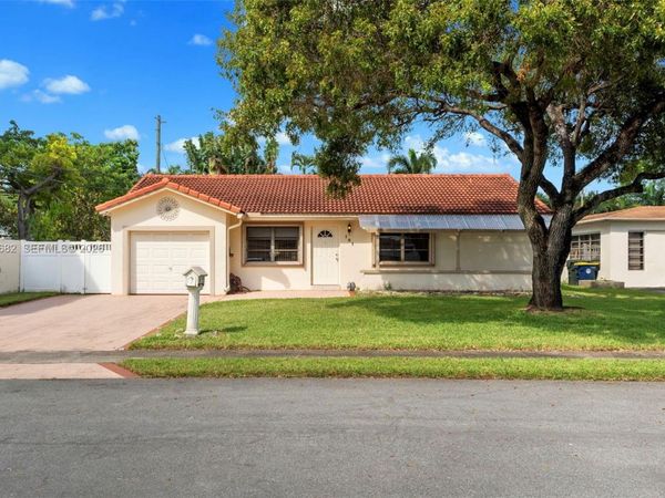 101 NE 2nd Pl, Dania Beach, FL 33004