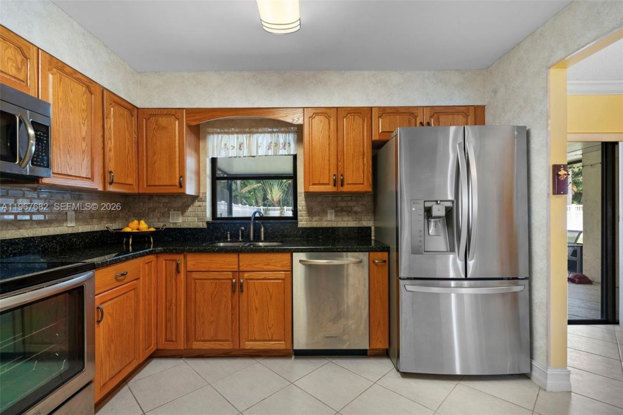 101 NE 2nd Pl, Dania Beach, FL 33004 Photo