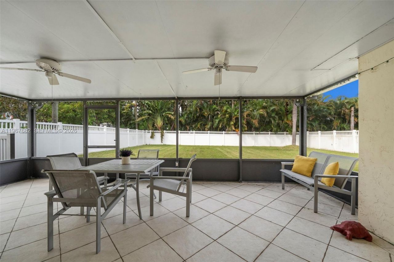 101 NE 2nd Pl, Dania Beach, FL 33004 Photo