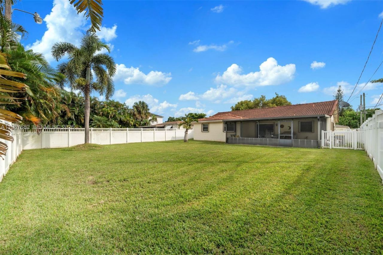 101 NE 2nd Pl, Dania Beach, FL 33004 Photo
