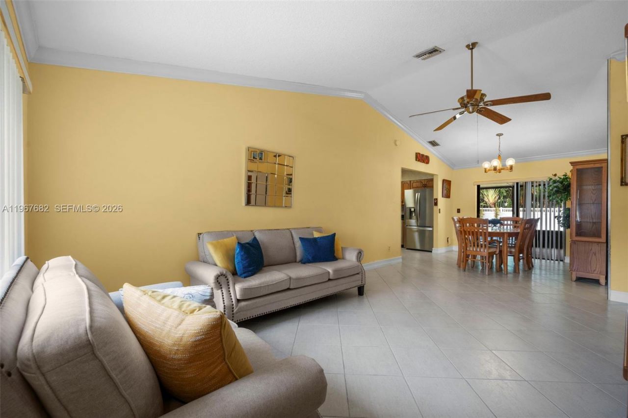 101 NE 2nd Pl, Dania Beach, FL 33004 Photo