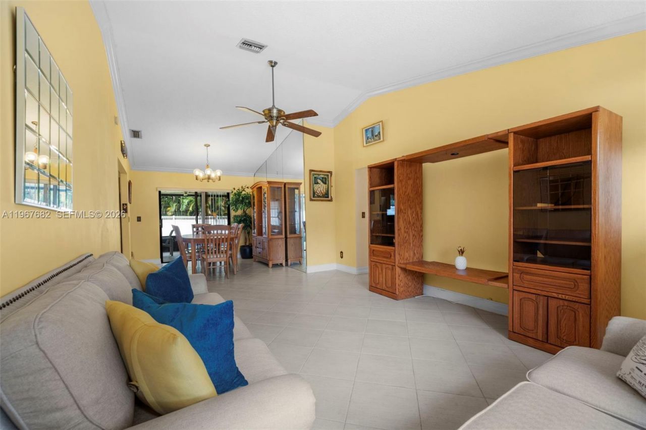 101 NE 2nd Pl, Dania Beach, FL 33004 Photo