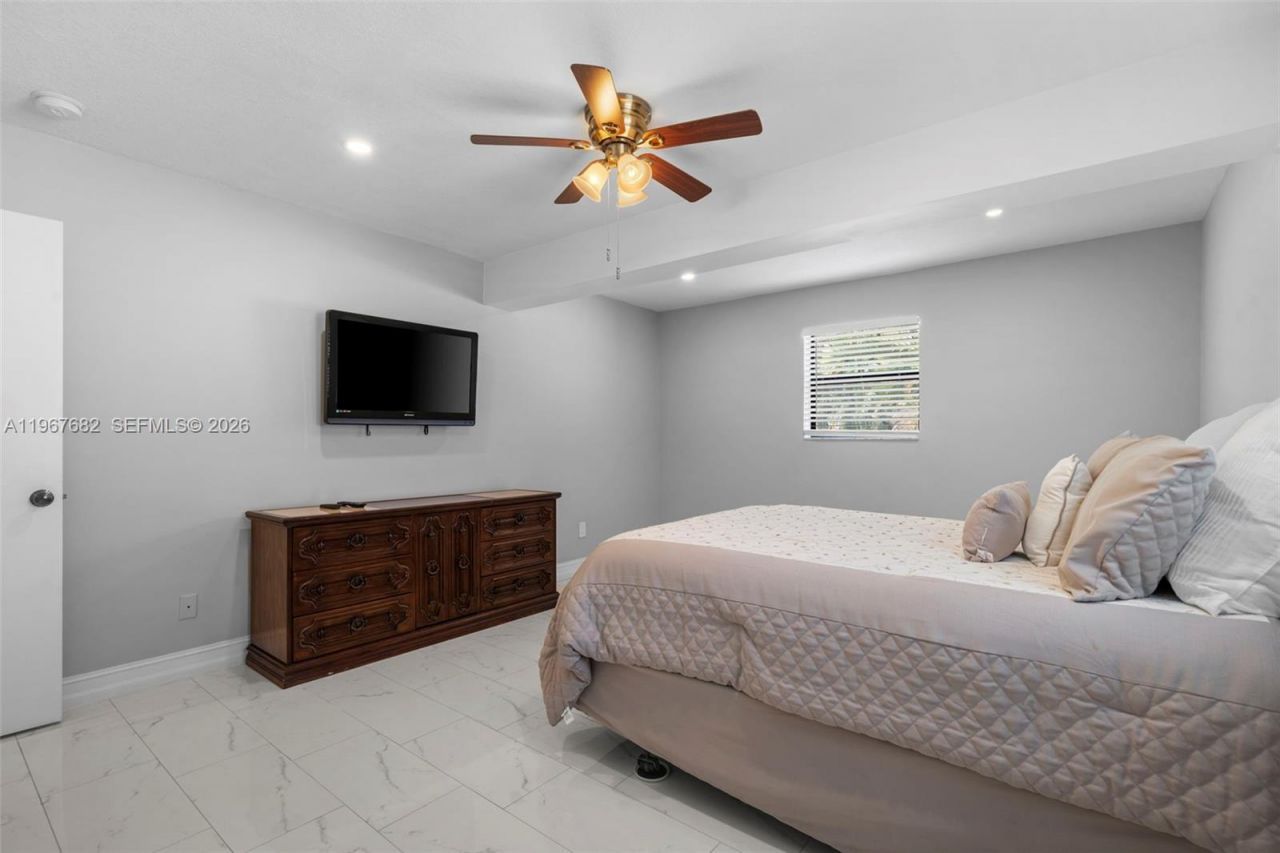 101 NE 2nd Pl, Dania Beach, FL 33004 Photo