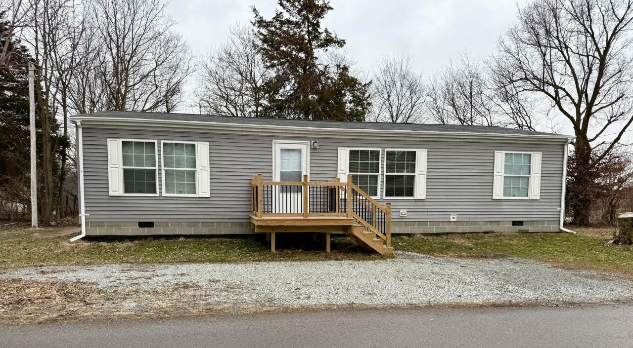 8 Allen Avenue, New Holland, OH 43145 Main Photo