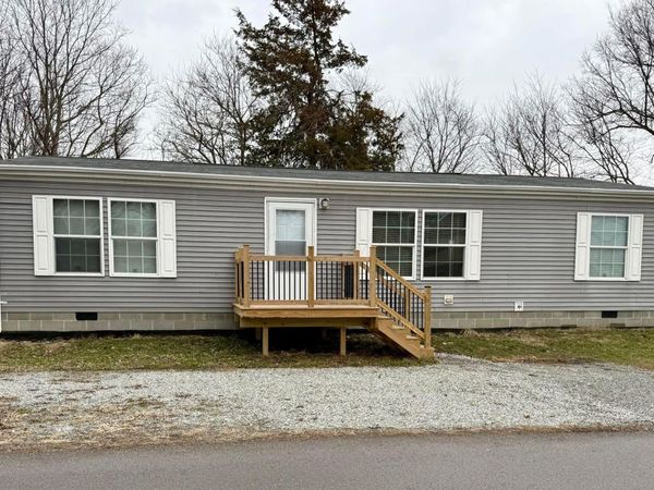 8 Allen Avenue, New Holland, OH 43145