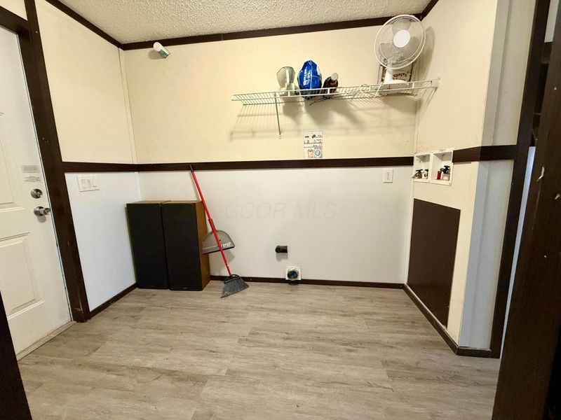 8 Allen Avenue, New Holland, OH 43145 Photo 11