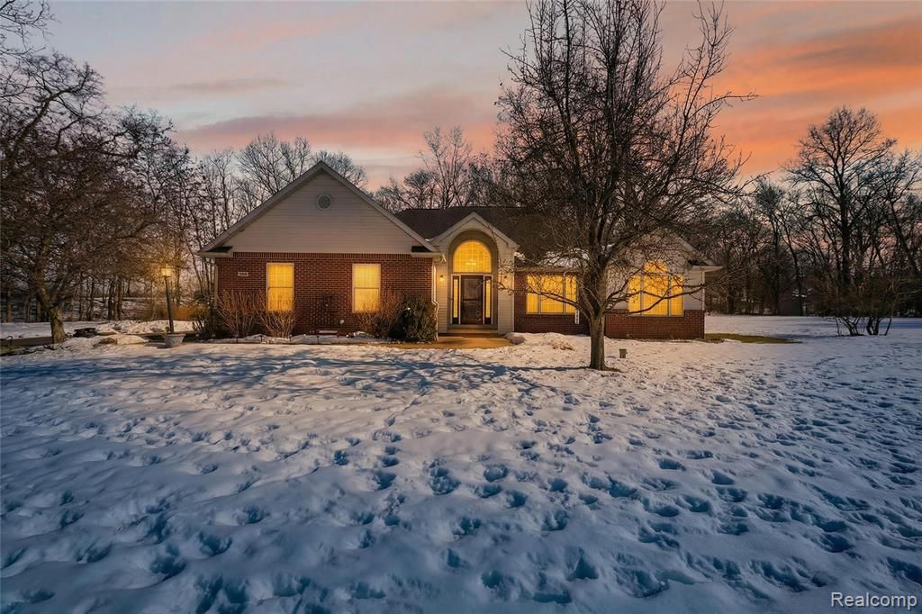 468 Dama View Court, Howell Township, MI 48855 Main Photo