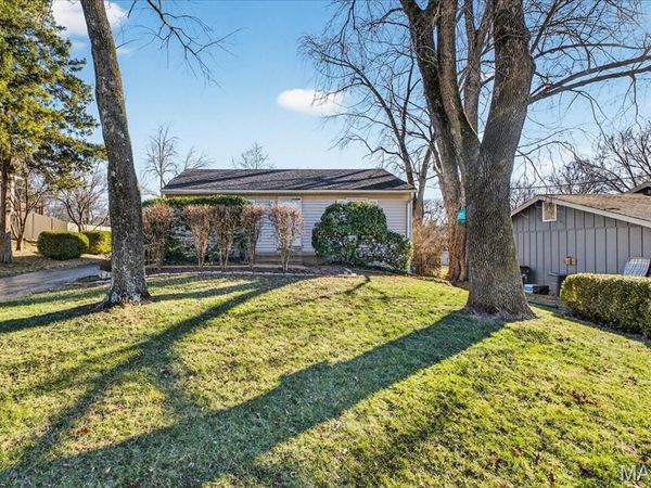 604 Nandale Lane, Manchester, MO 63021