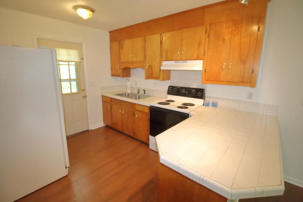 109 Tupperway Drive Photo 4