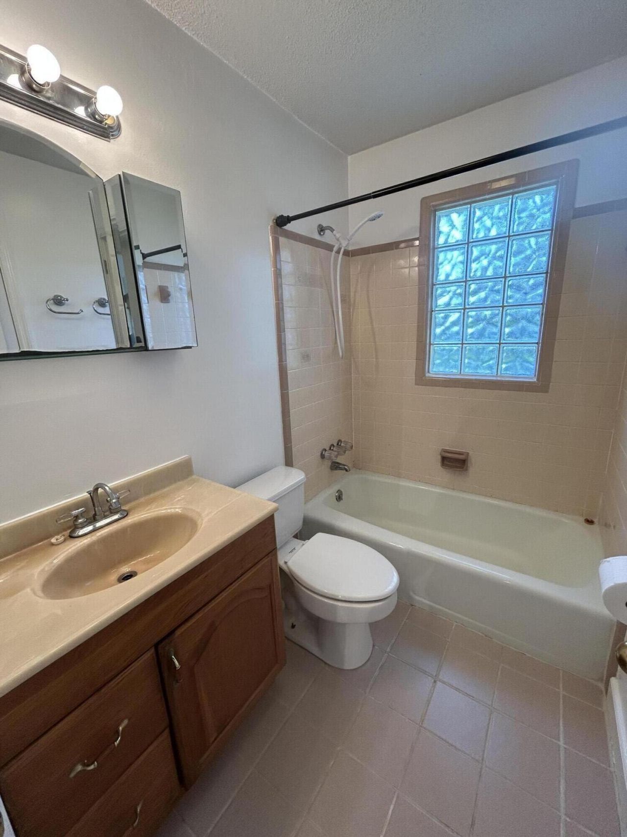 109 Tupperway Drive Photo 6