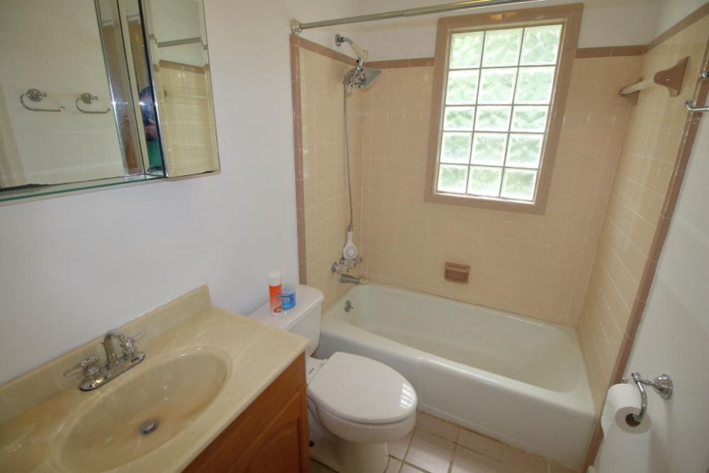 109 Tupperway Drive Photo 8