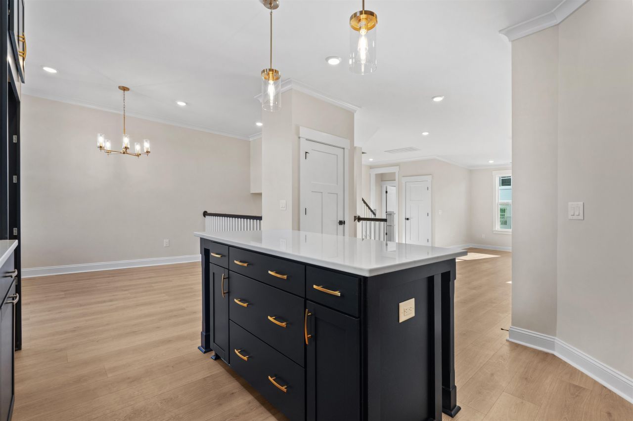 8477 Duke Pl. Photo 10