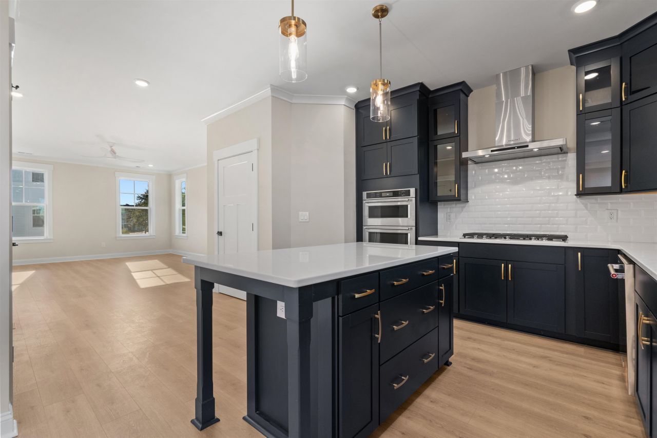 8477 Duke Pl. Photo 9