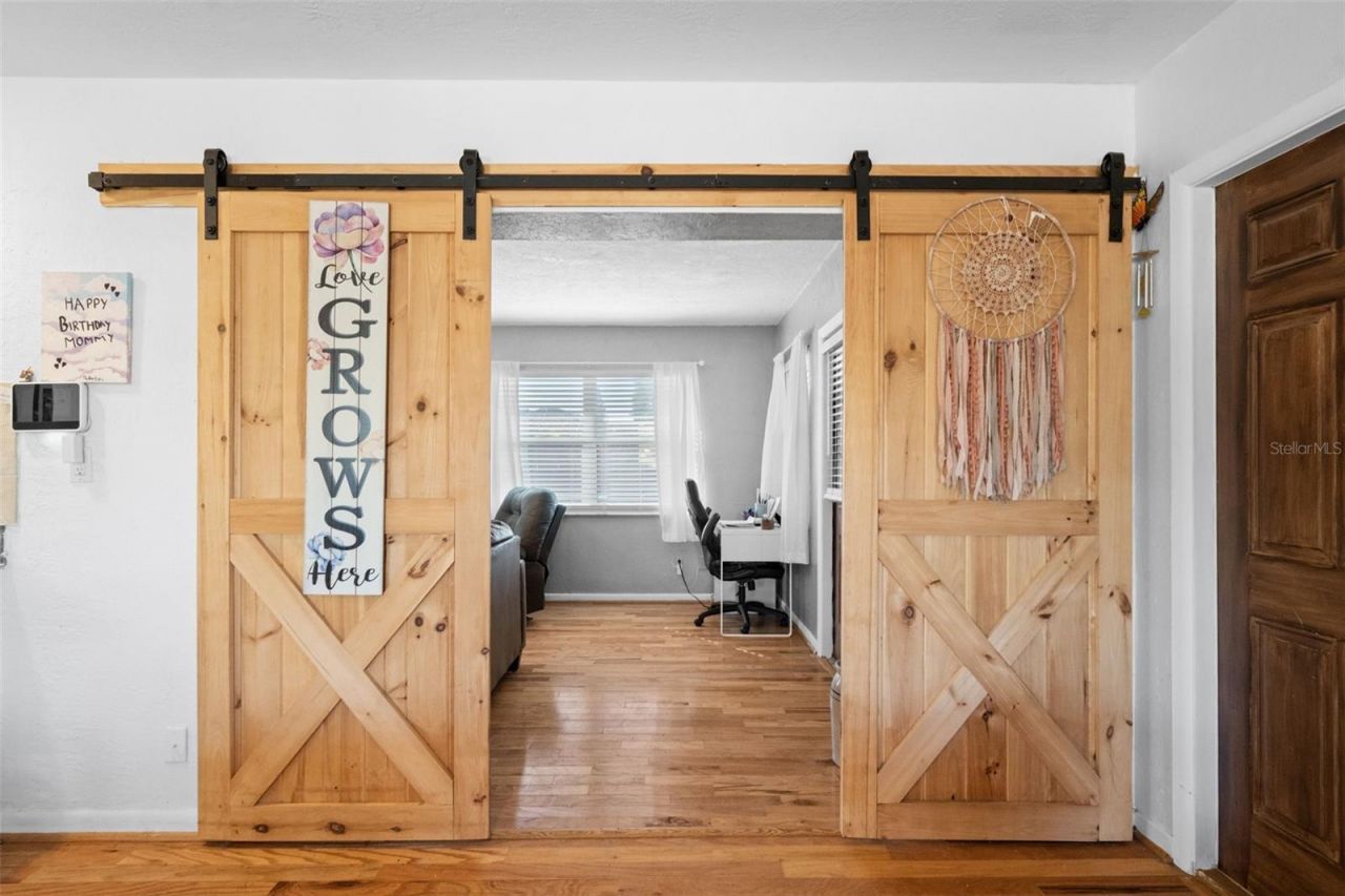 6800 16th Street N, Saint Petersburg, FL 33702 Photo