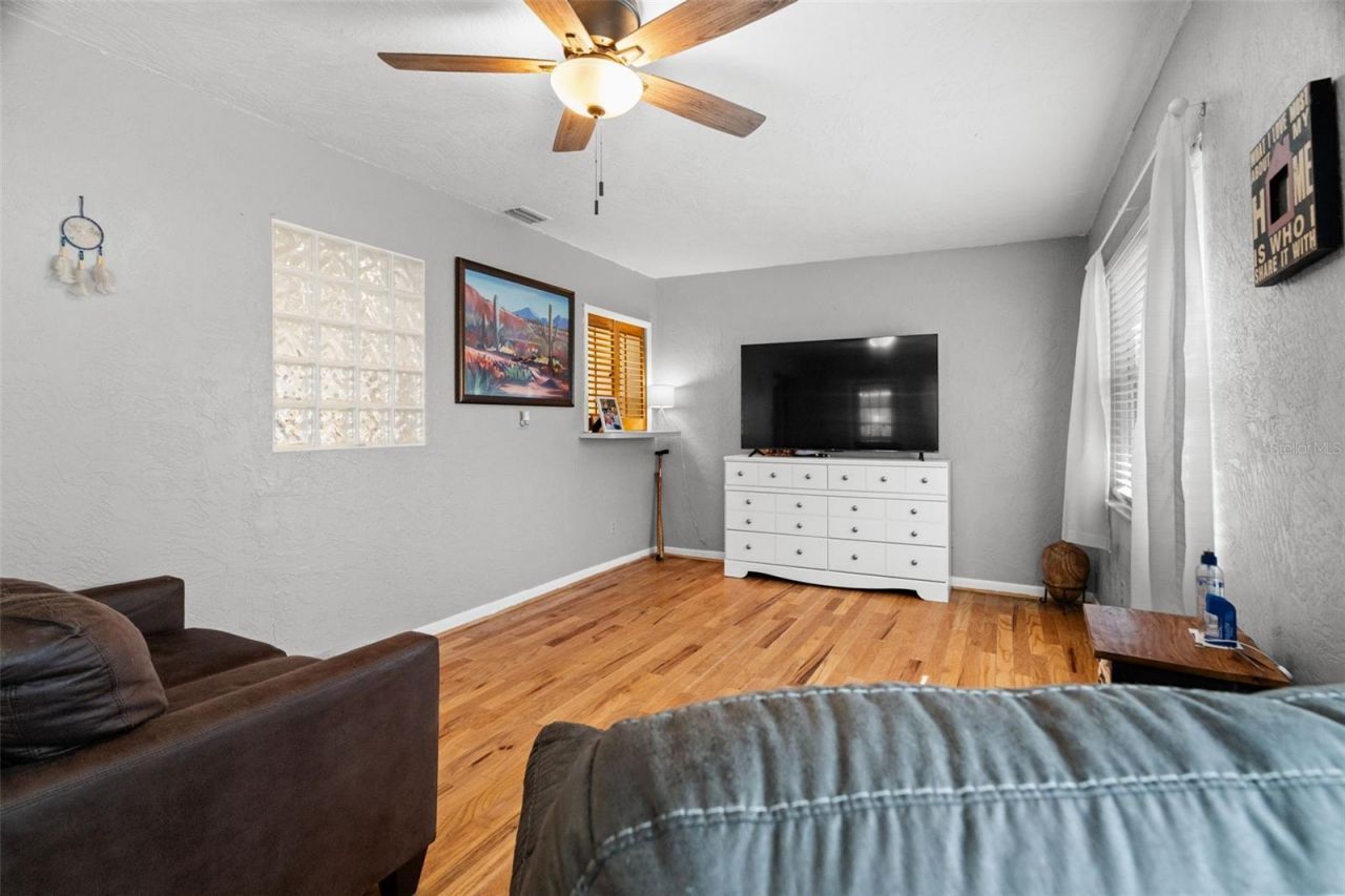 6800 16th Street N, Saint Petersburg, FL 33702 Photo