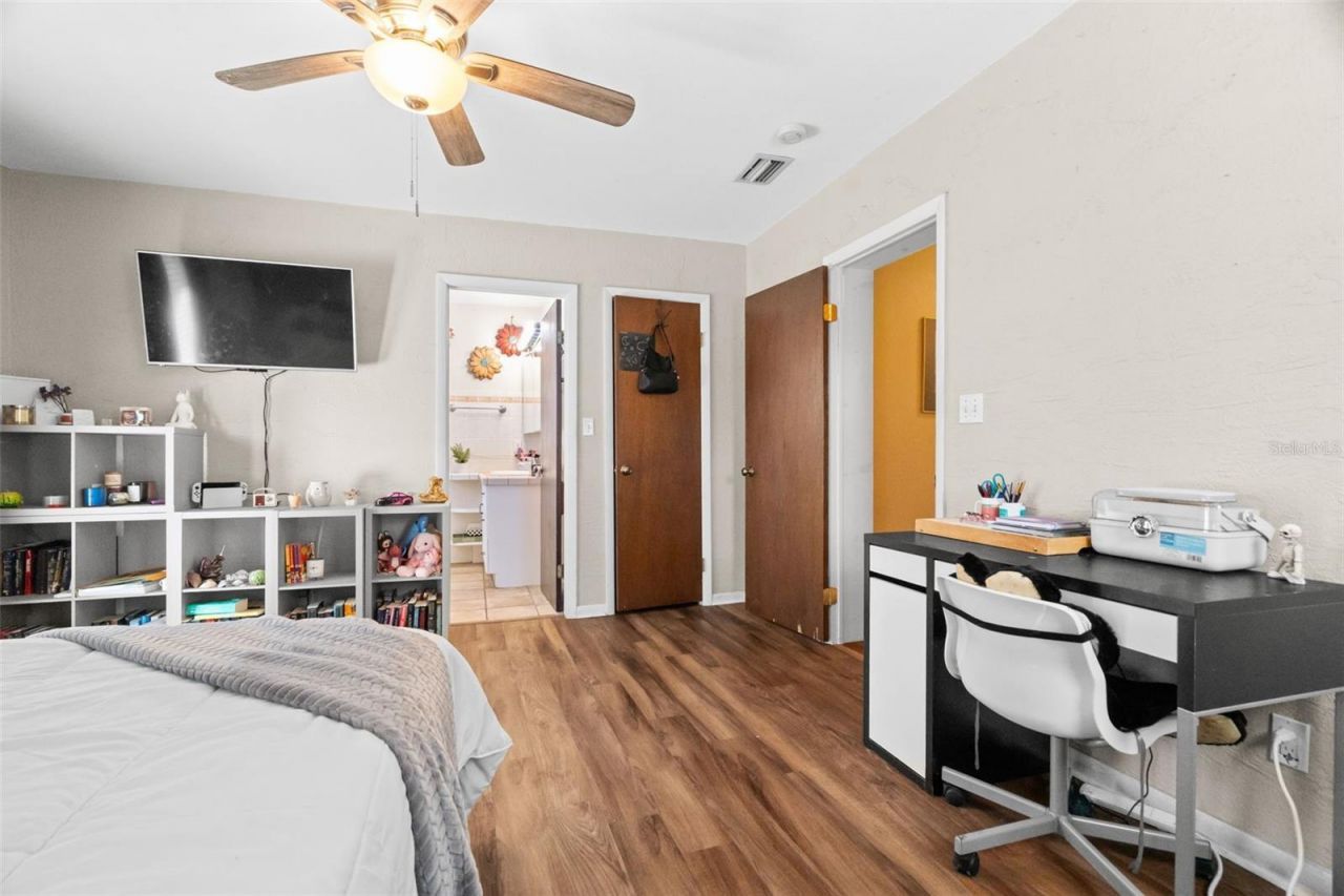 6800 16th Street N, Saint Petersburg, FL 33702 Photo