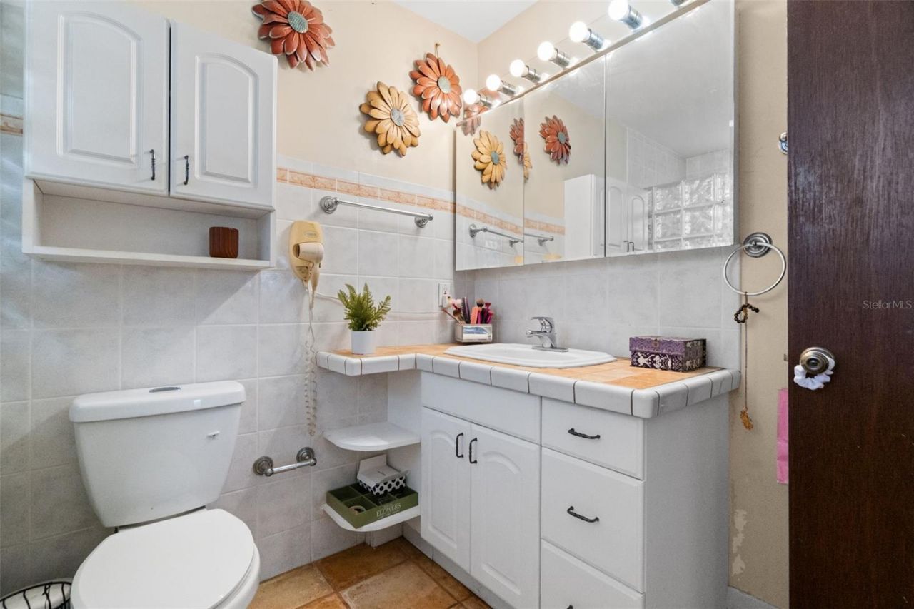 6800 16th Street N, Saint Petersburg, FL 33702 Photo