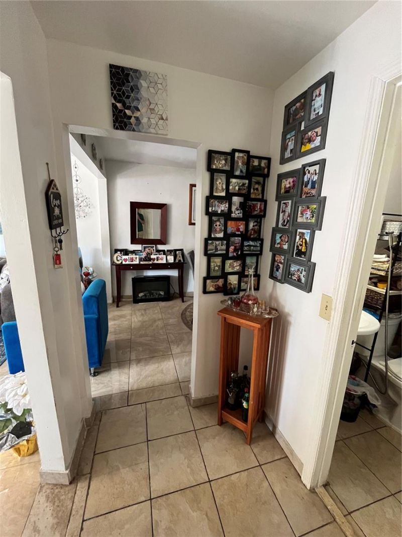 995 NW 114th Street, Miami, FL 33168 Photo