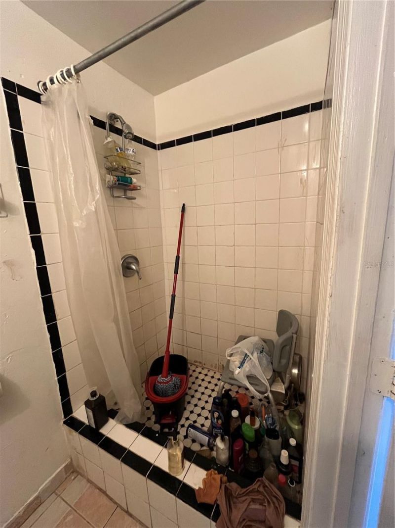 995 NW 114th Street, Miami, FL 33168 Photo