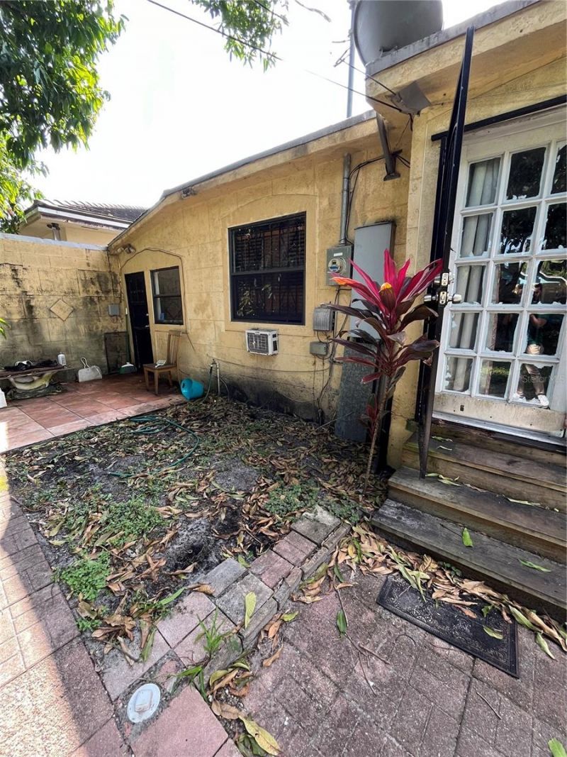 995 NW 114th Street, Miami, FL 33168 Photo