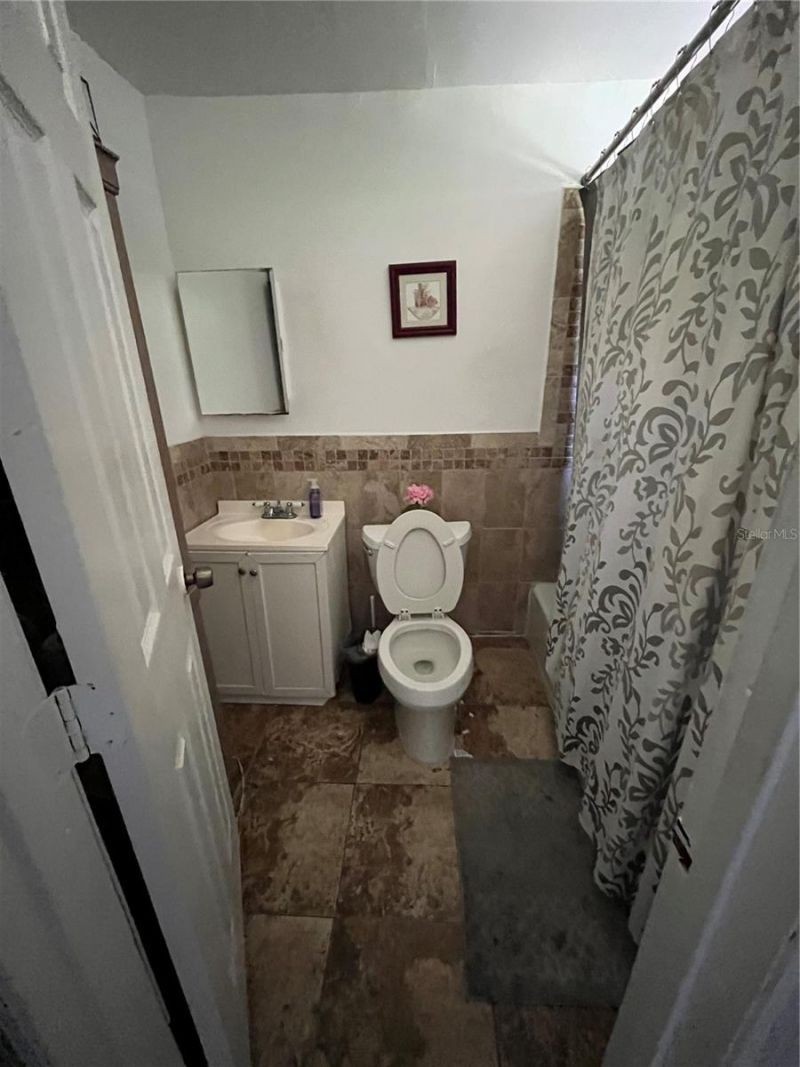 995 NW 114th Street, Miami, FL 33168 Photo