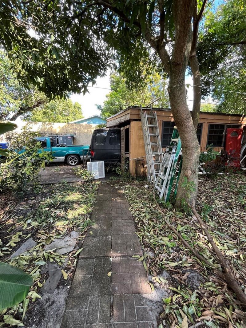 995 NW 114th Street, Miami, FL 33168 Photo