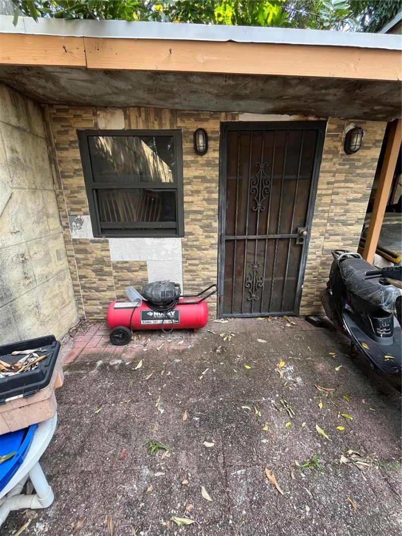 995 NW 114th Street, Miami, FL 33168 Photo