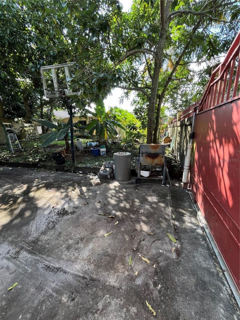 995 NW 114th Street, Miami, FL 33168 Photo