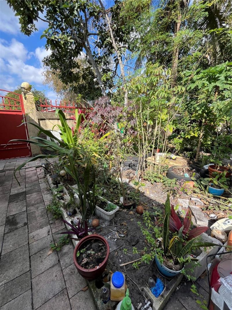 995 NW 114th Street, Miami, FL 33168 Photo