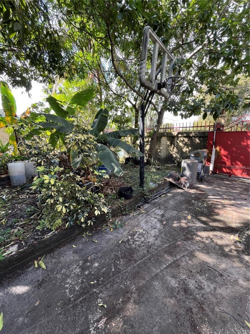 995 NW 114th Street, Miami, FL 33168 Photo