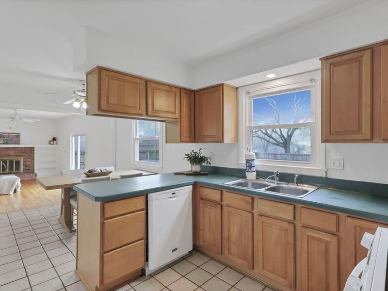 787 Persimmon Place, Columbus, OH 43213 Photo 16