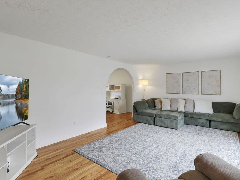 787 Persimmon Place, Columbus, OH 43213 Photo 9