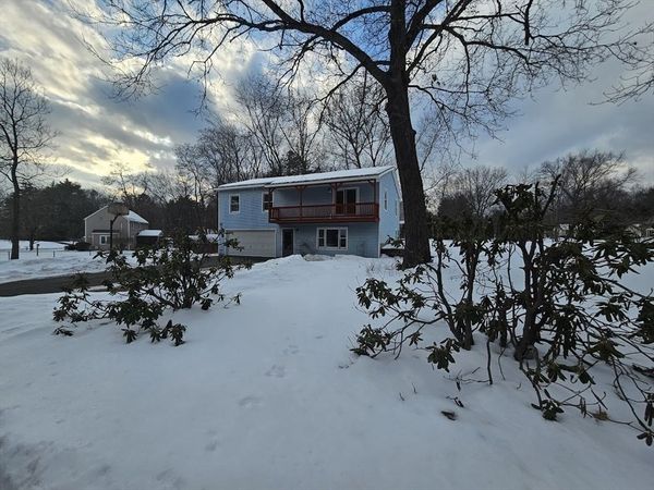 61 Randall Wood Dr, Montague, MA 01351