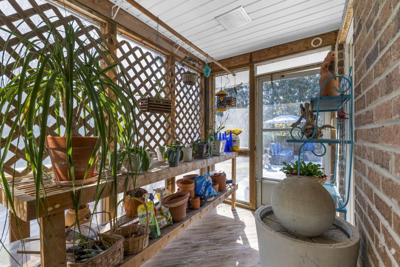 902 Travers Drive Photo 14