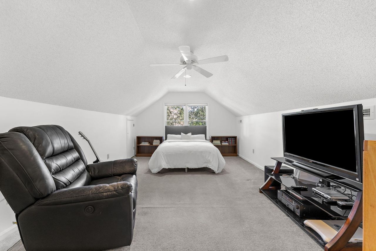 902 Travers Drive Photo 25