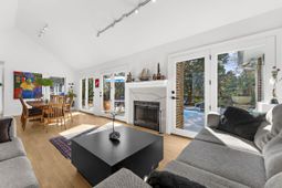 902 Travers Drive photo 4