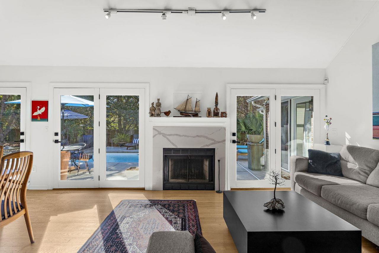 902 Travers Drive Photo 6