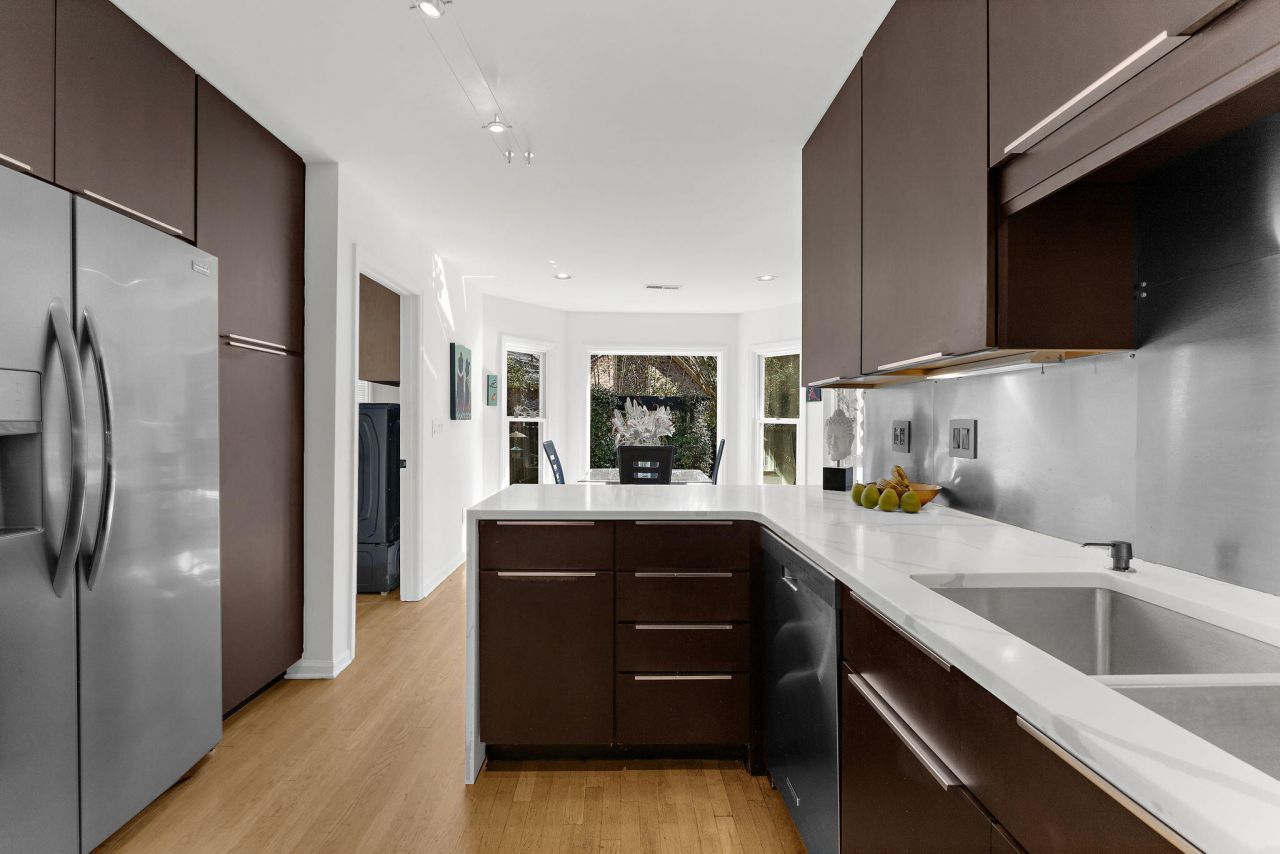 902 Travers Drive Photo 9